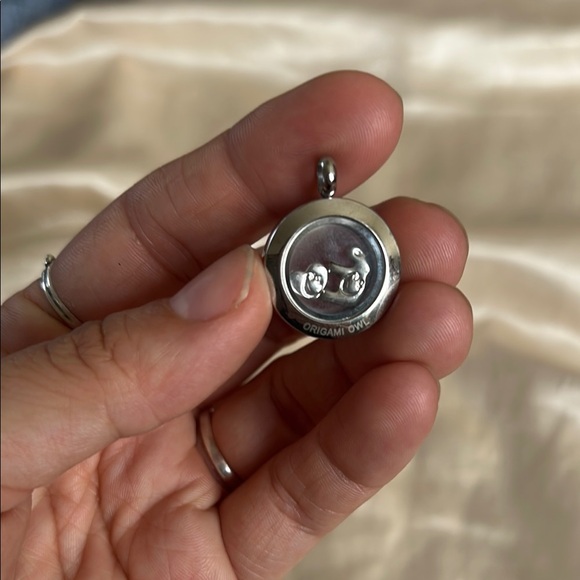 Origami Owl Pendant - Picture 2 of 3